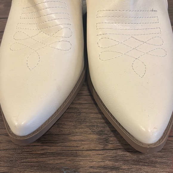 SOLD OUT ❌Indigo Cream Ankle Booties - Picture 4 of 8